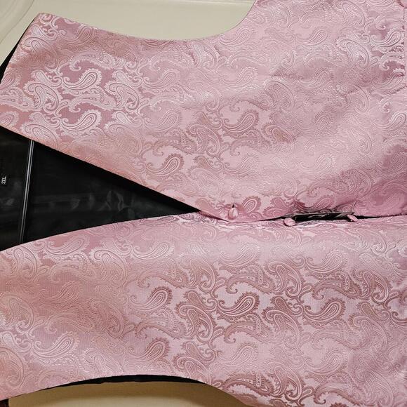 Elegant Q Italia Pink Paisley Vest - Picture 2 of 5